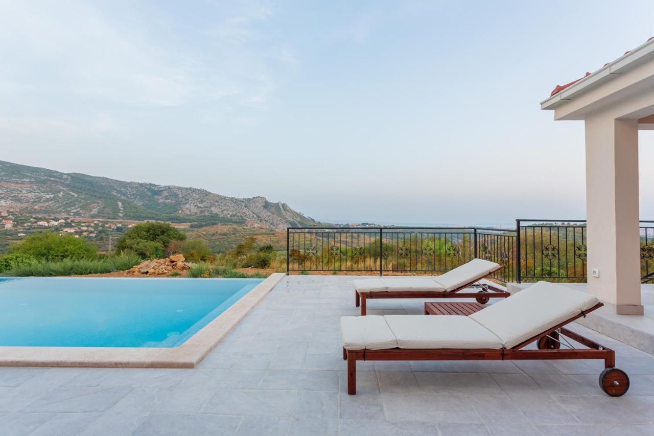 Вилла Secluded House - Guaranteed Privacy - Heated Pool Klis Экстерьер фото