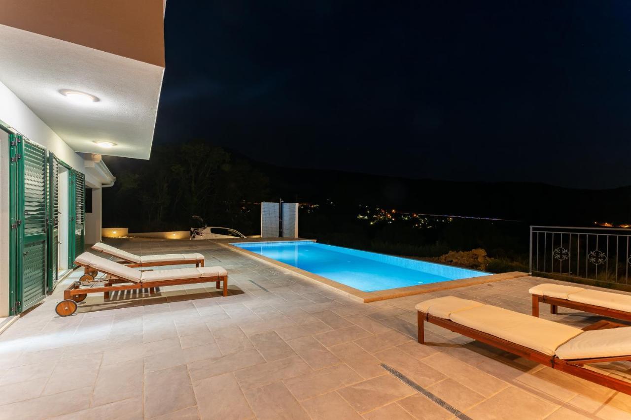 Вилла Secluded House - Guaranteed Privacy - Heated Pool Klis Экстерьер фото