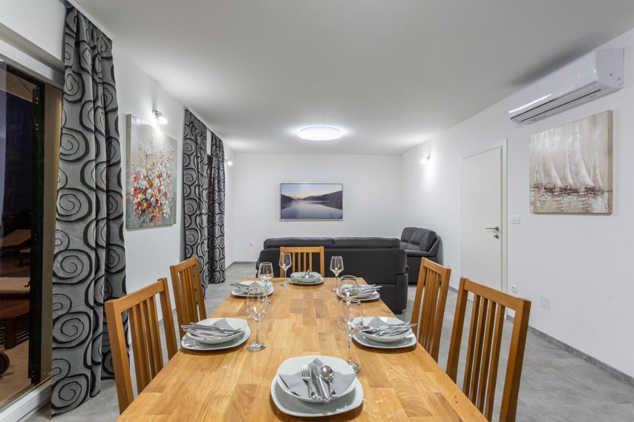 Вилла Secluded House - Guaranteed Privacy - Heated Pool Klis Экстерьер фото