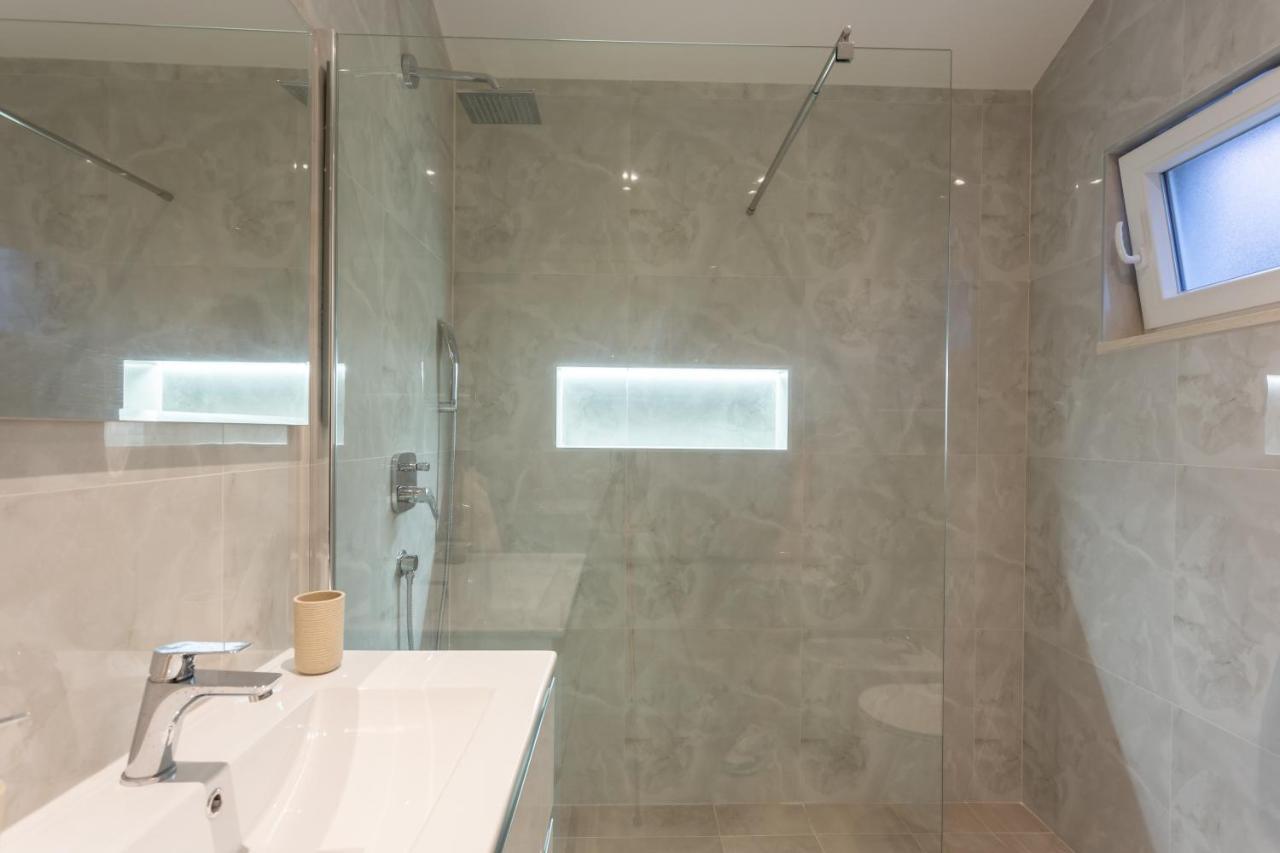Вилла Secluded House - Guaranteed Privacy - Heated Pool Klis Экстерьер фото