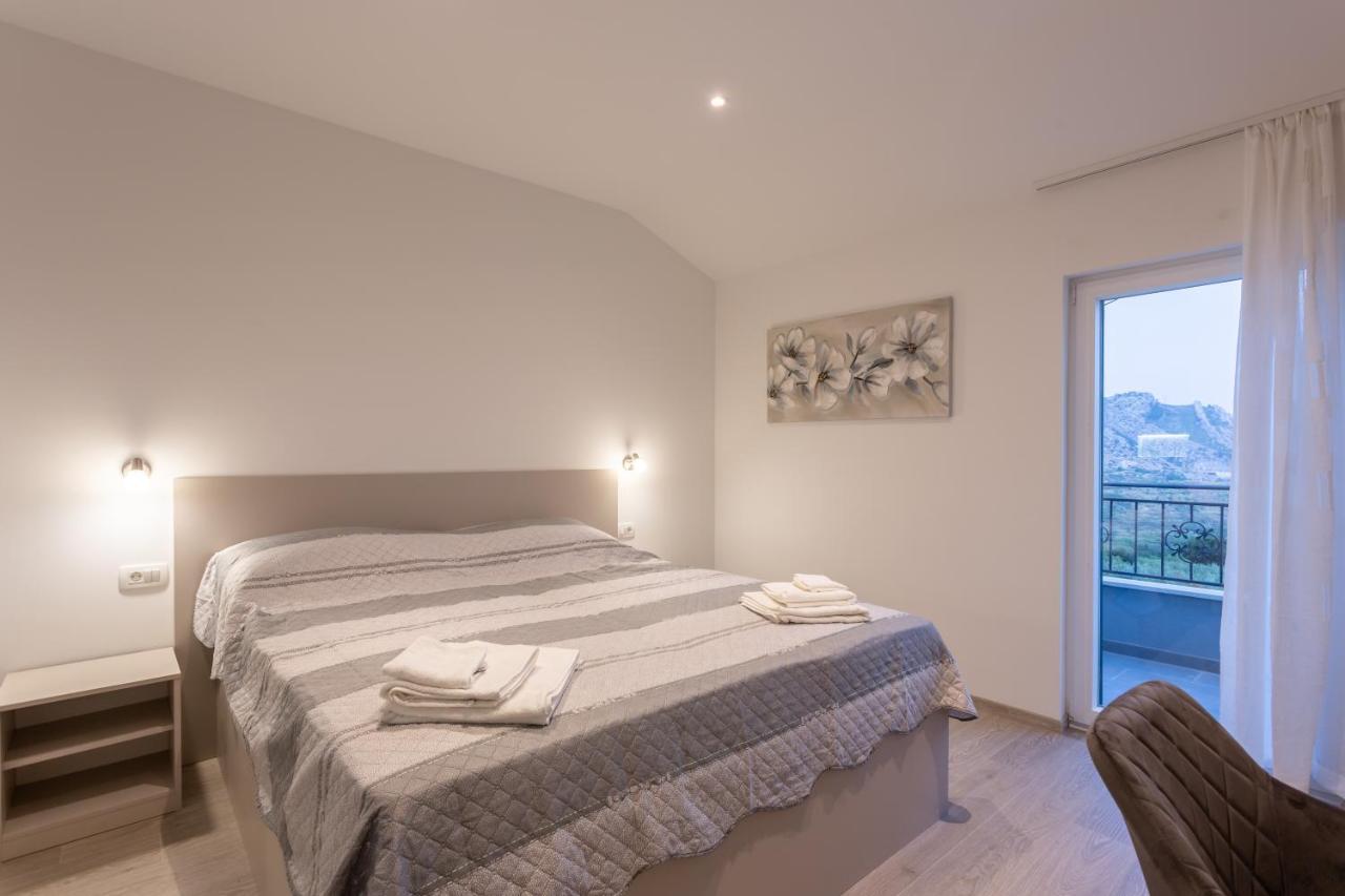 Вилла Secluded House - Guaranteed Privacy - Heated Pool Klis Экстерьер фото