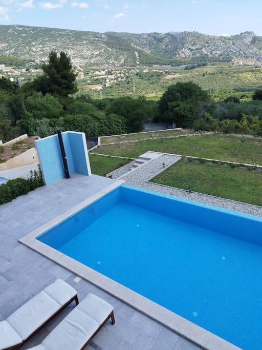 Вилла Secluded House - Guaranteed Privacy - Heated Pool Klis Экстерьер фото
